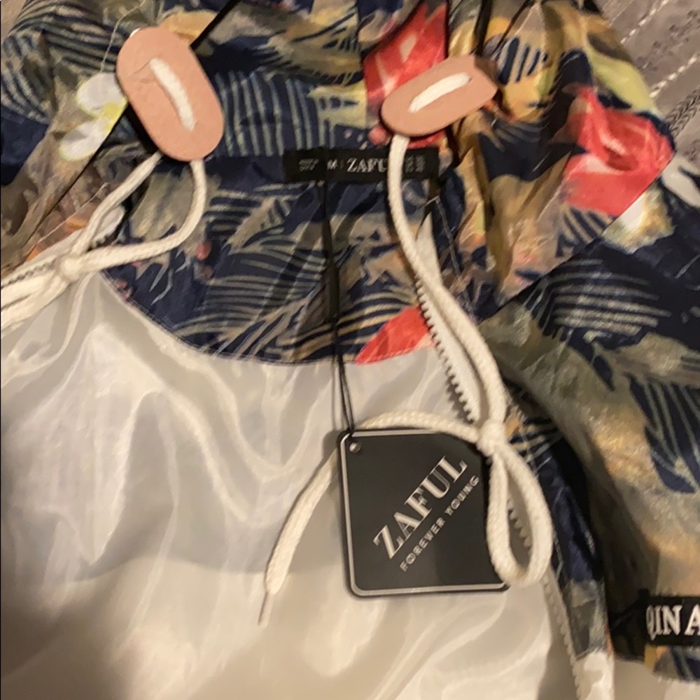 Windbreaker jacket - Picture 3 of 6